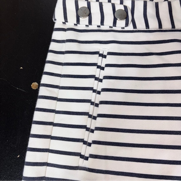 Zara Striped Women's Medium Shorts Faux Pockets Zipper Summer Beach Casual - Picture 6 of 8